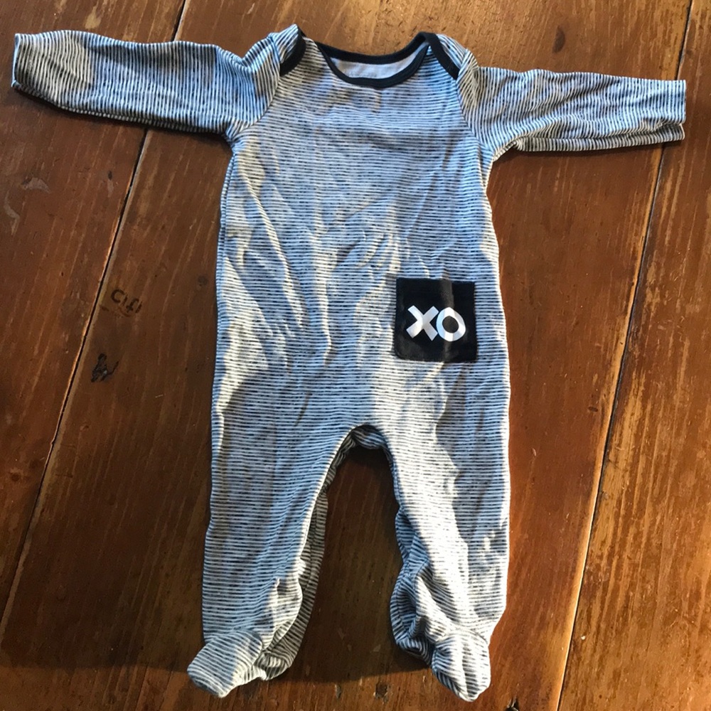 First Impressions onesie - Size 6-9M